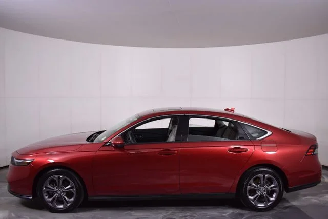 Used 2023  Honda EX image 5