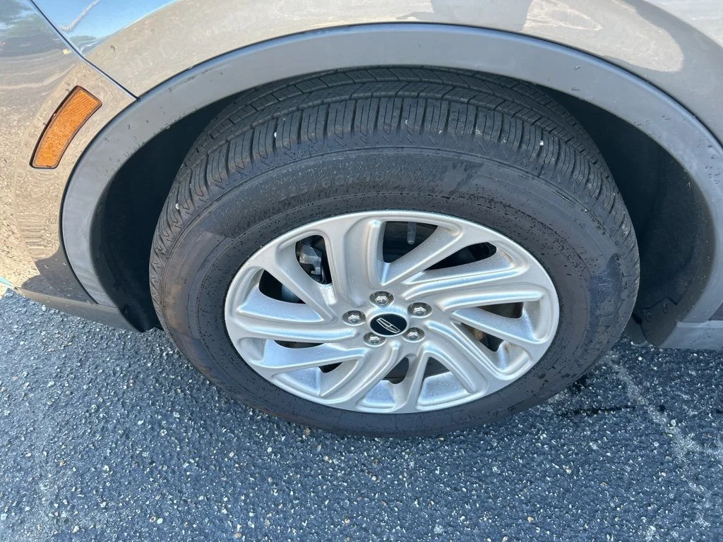 Used 2021 Gray Lincoln Standard image 9