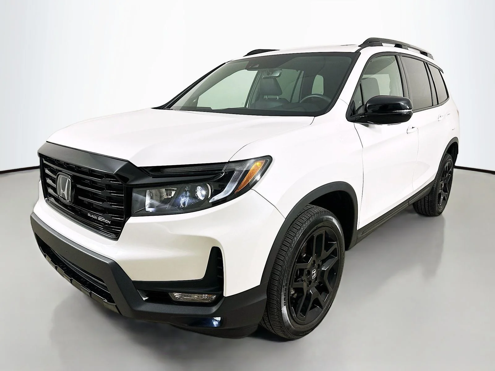 Used 2024 White Honda  image 1