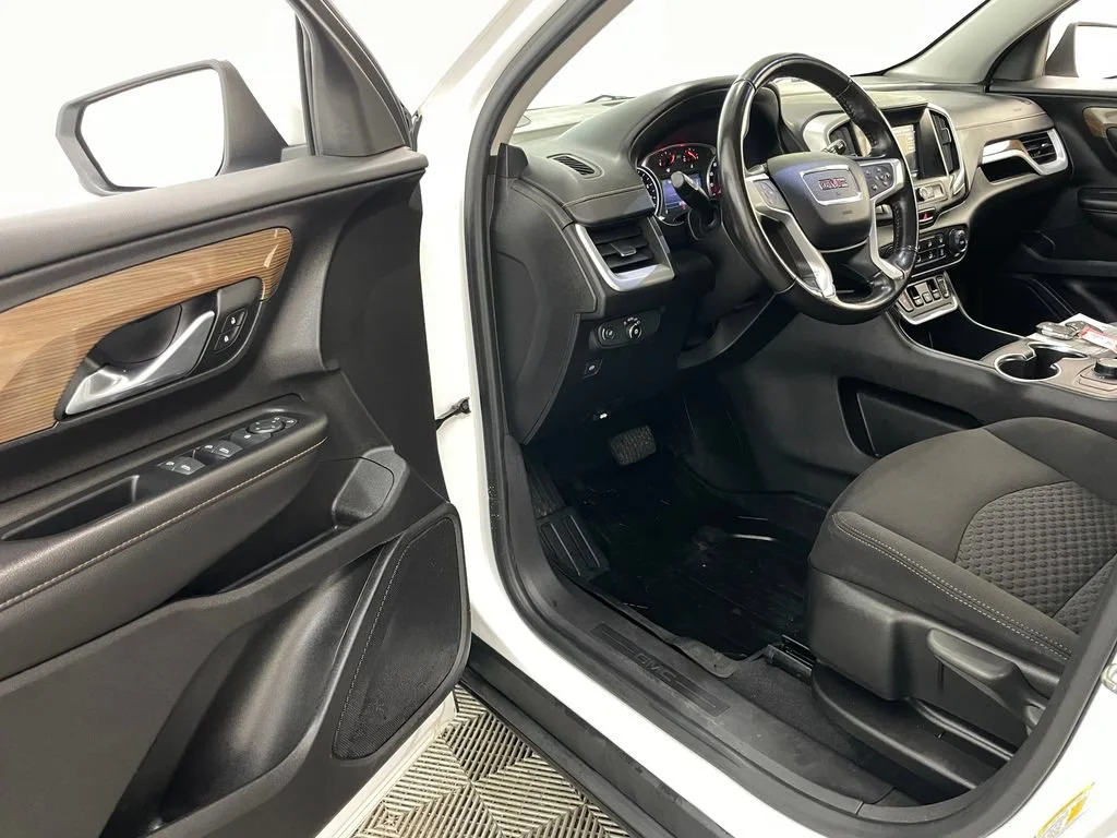 Certified Used 2019 SUMMIT WHITE GMC SLE image 18