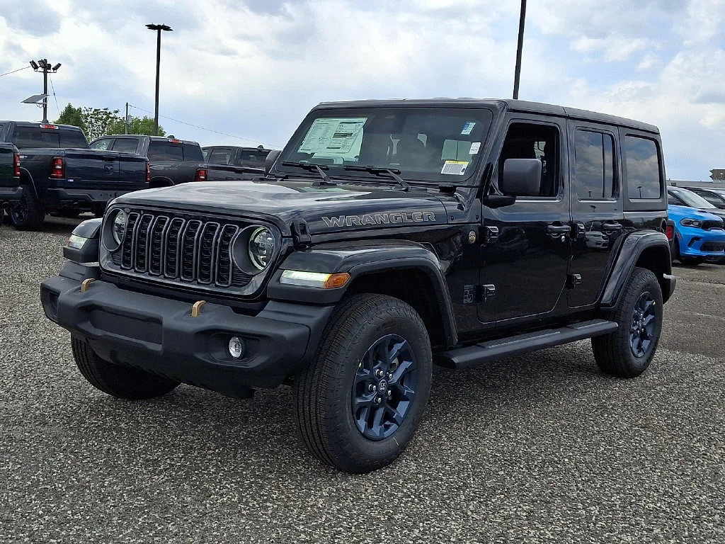 New 2026 Black Clear-Coat Exterior Paint Jeep 85th Anniversary image 4