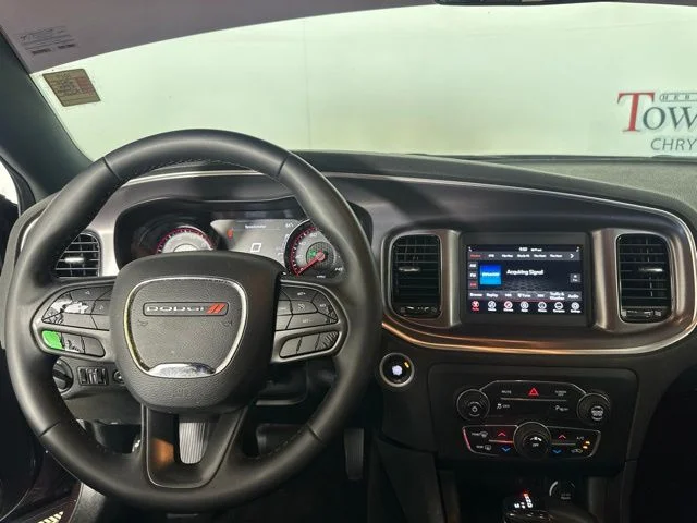 Used 2020  Dodge SXT image 10