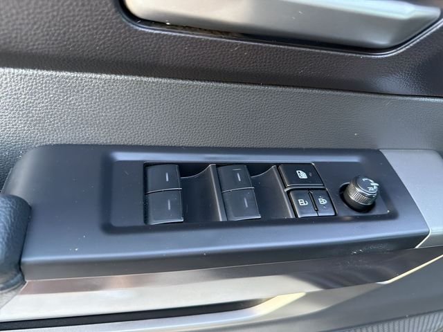 2025 Toyota Tundra SR5 - Photo 10