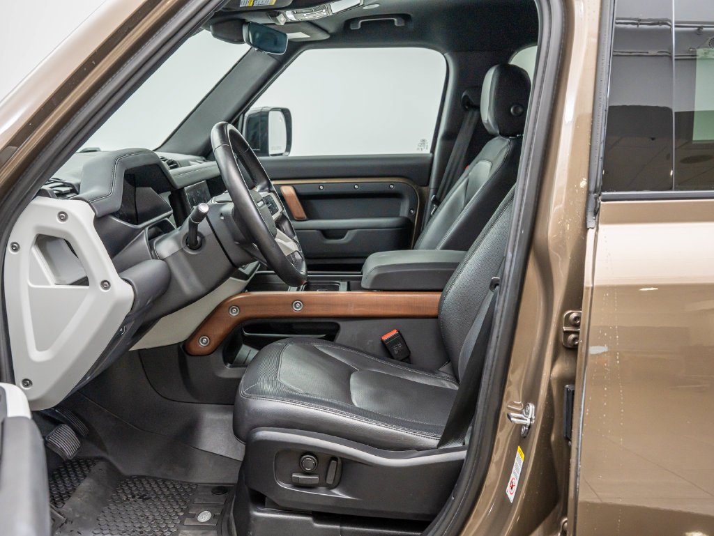 Used 2024 Gondwana Stone Metallic Land Rover X-Dynamic SE image 22