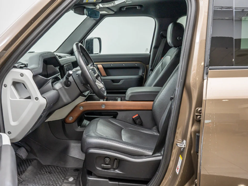 Used 2024 Gondwana Stone Metallic Land Rover X-Dynamic SE image 22