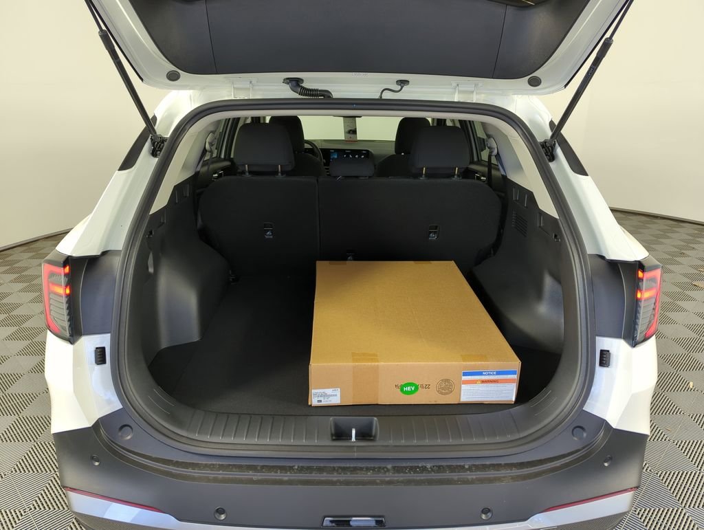 New 2026 Snow White Pearl Kia LX image 29