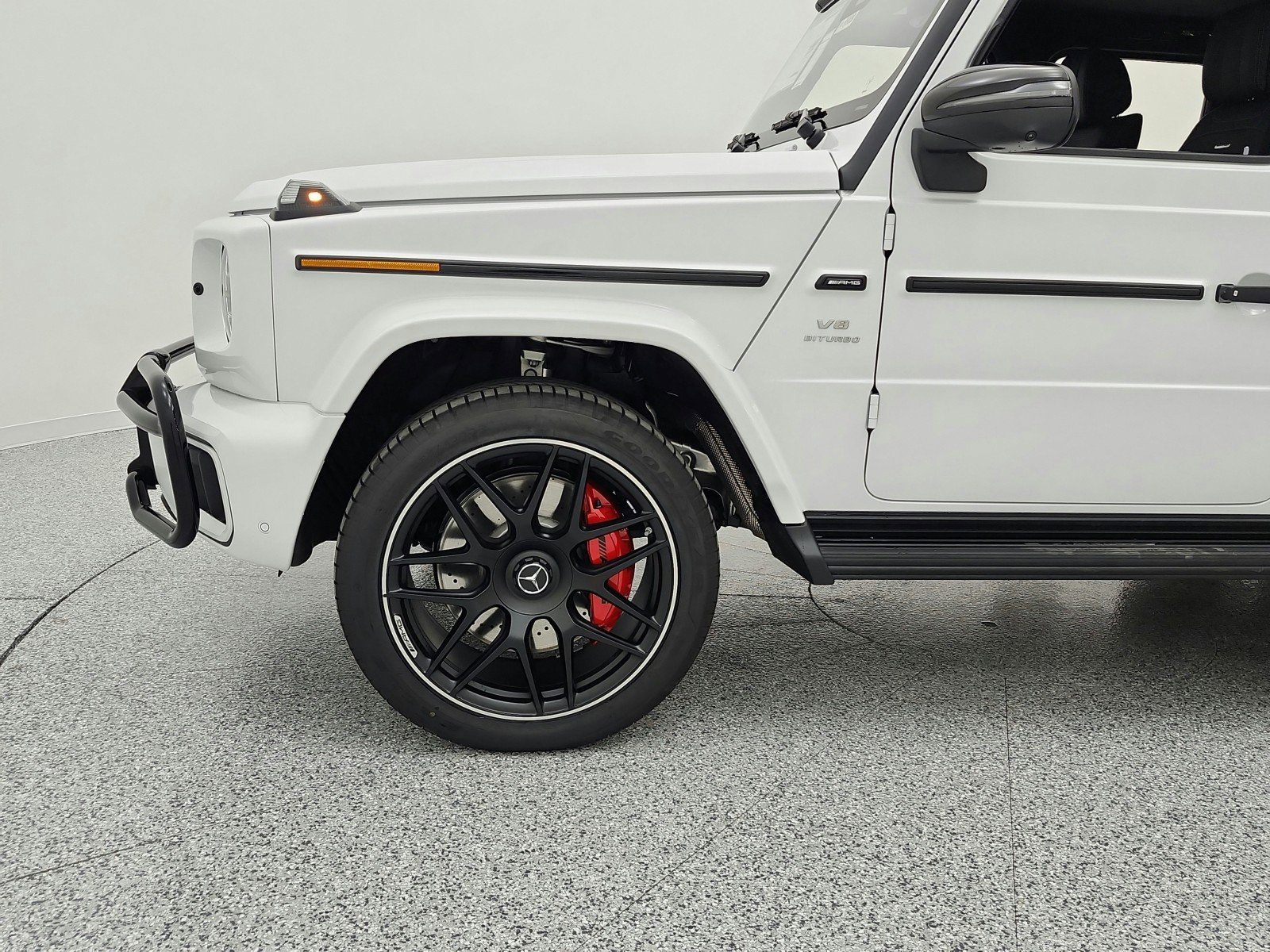 New 2026 MANUFAKTUR Moonlight White Metallic Mercedes-Benz AMG® G 63 SUV image 37