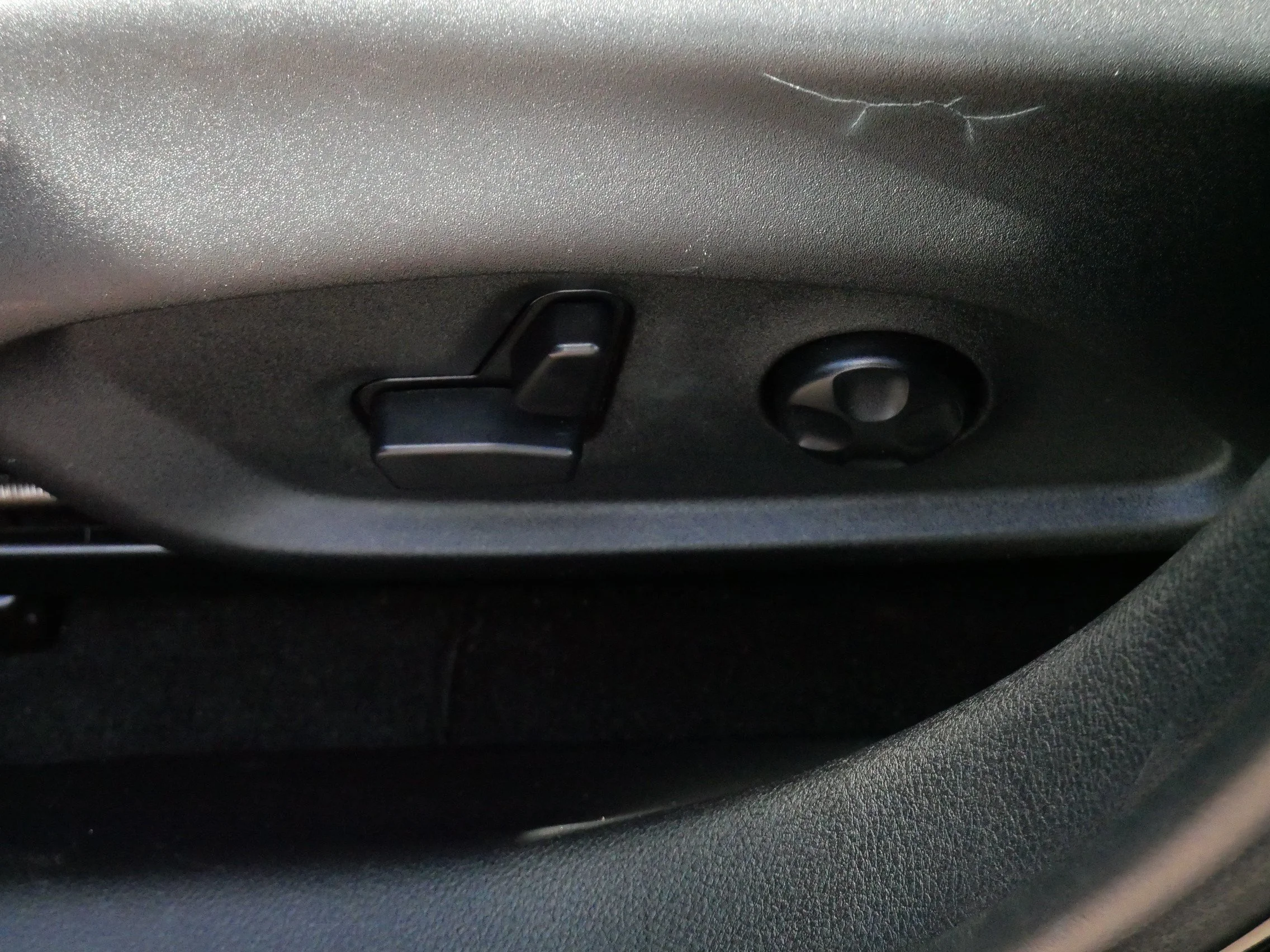 Used 2018 Diamond Black Crystal Pearlcoat Jeep Trailhawk image 22