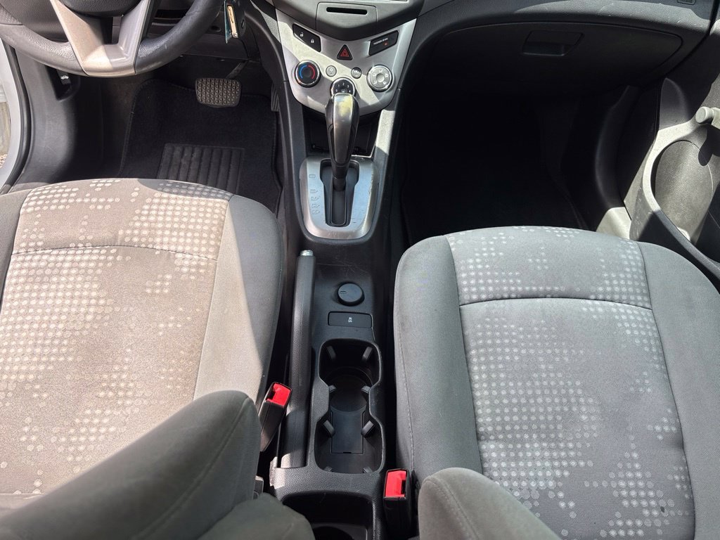 Used 2016 White Chevrolet LS image 16