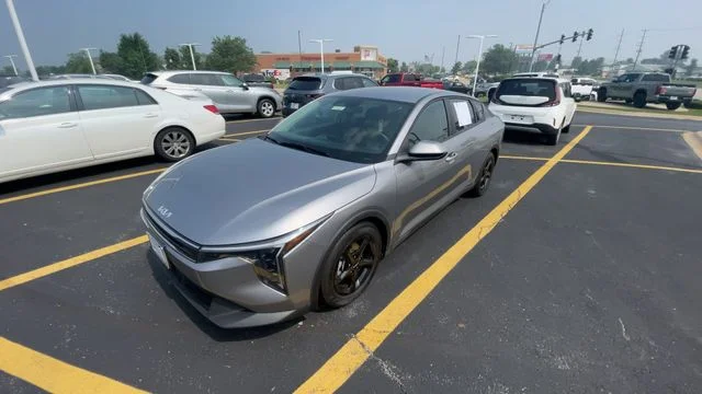 2025 Kia K4 LXS - Photo 6