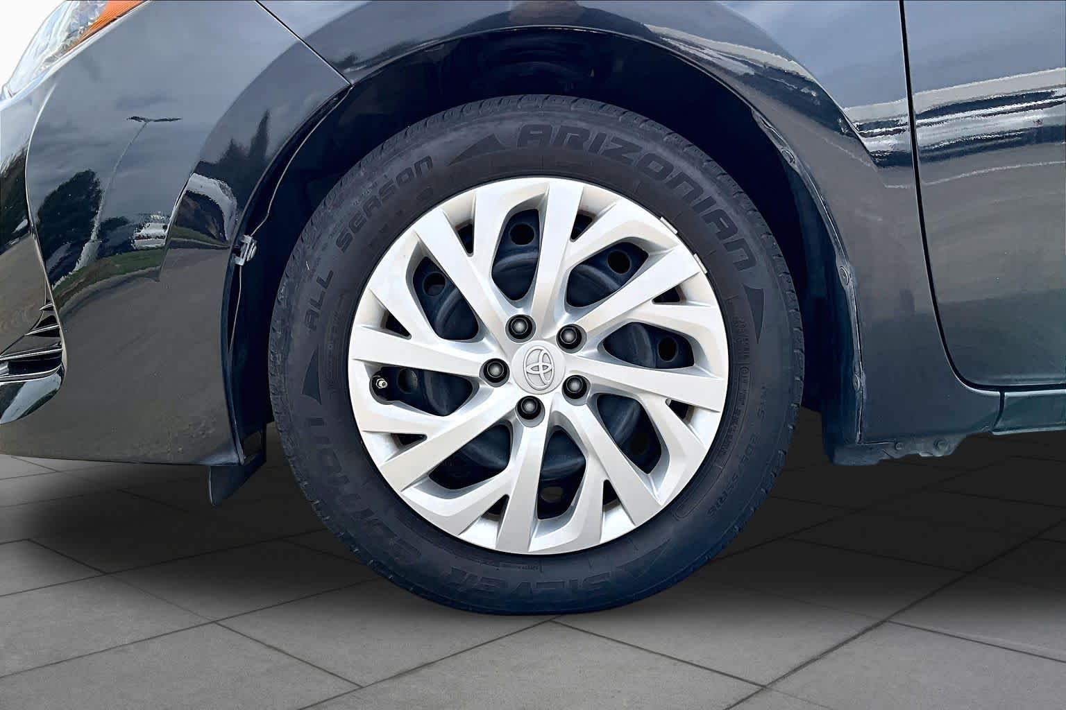 Used 2018 Black Sand Pearl Toyota LE image 10