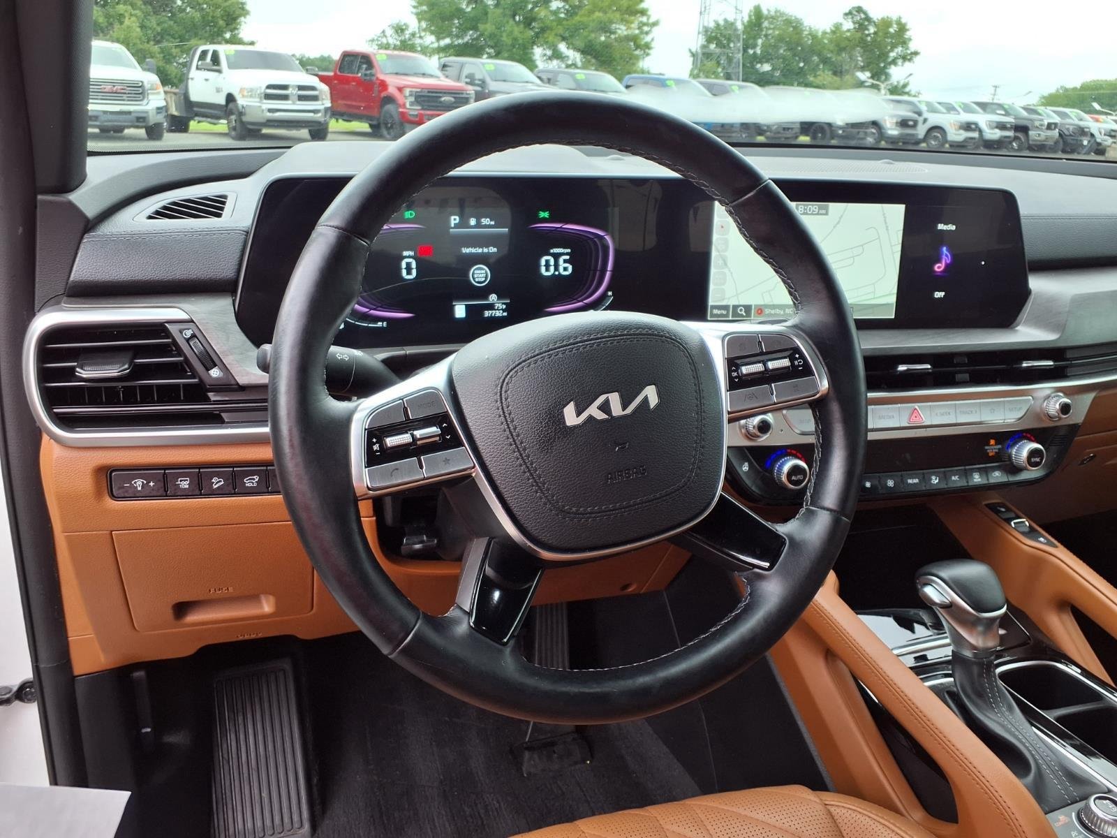 Used 2025 Glacial White Pearl Kia EX X-Line image 19