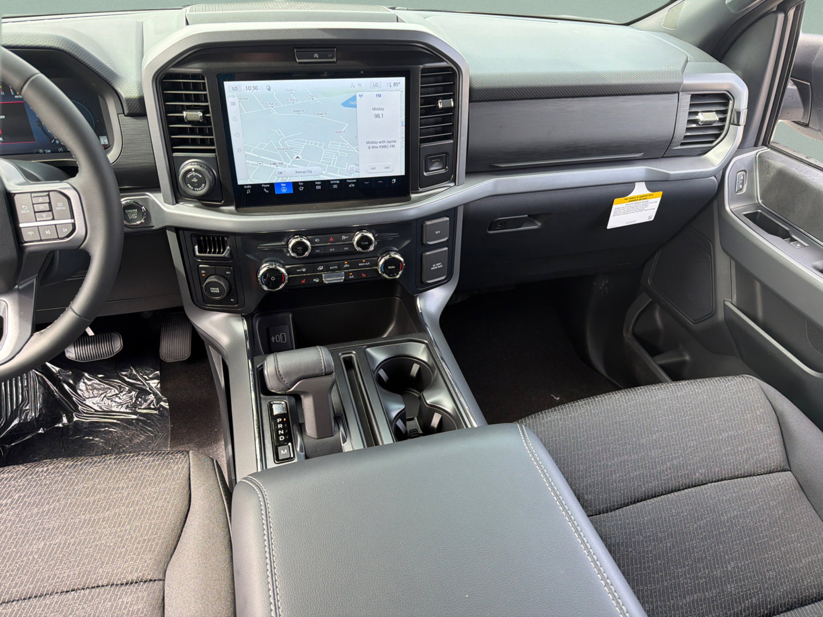 New 2026 Oxford White Ford XLT image 15