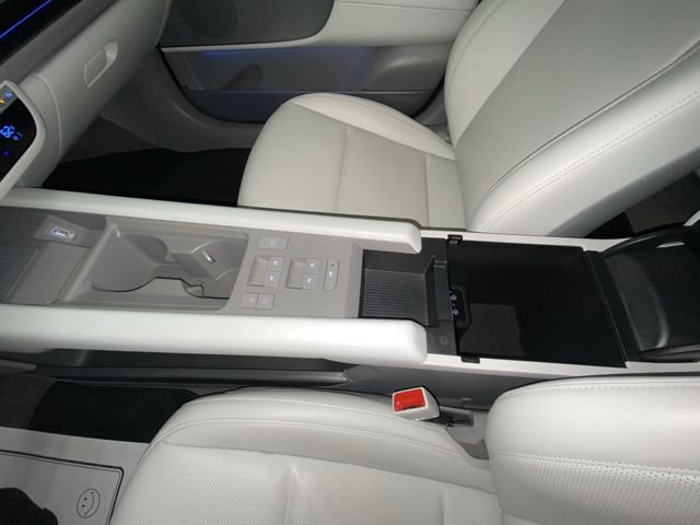 Used 2024 Black Hyundai SEL image 20