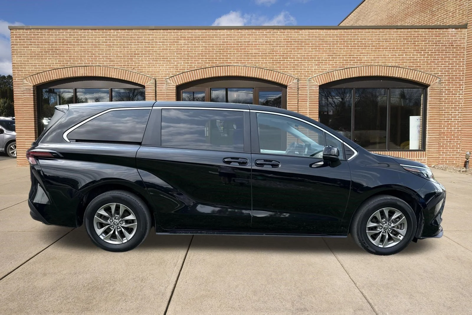 Used 2025 Midnight Black Metallic Toyota LE image 15