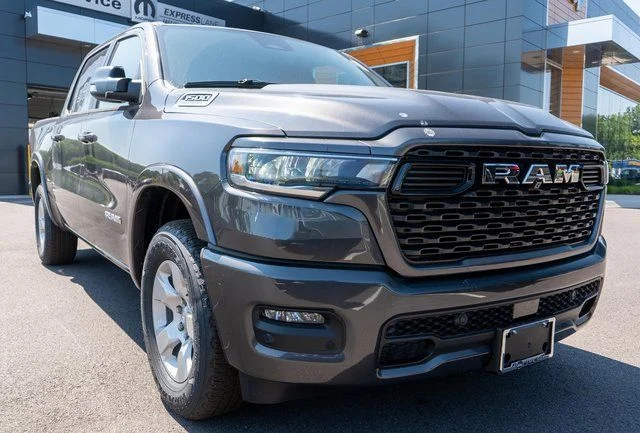 New 2026 Granite Crystal Metallic Clear-Coat Exterior Paint RAM Big Horn/Lone Star image 4
