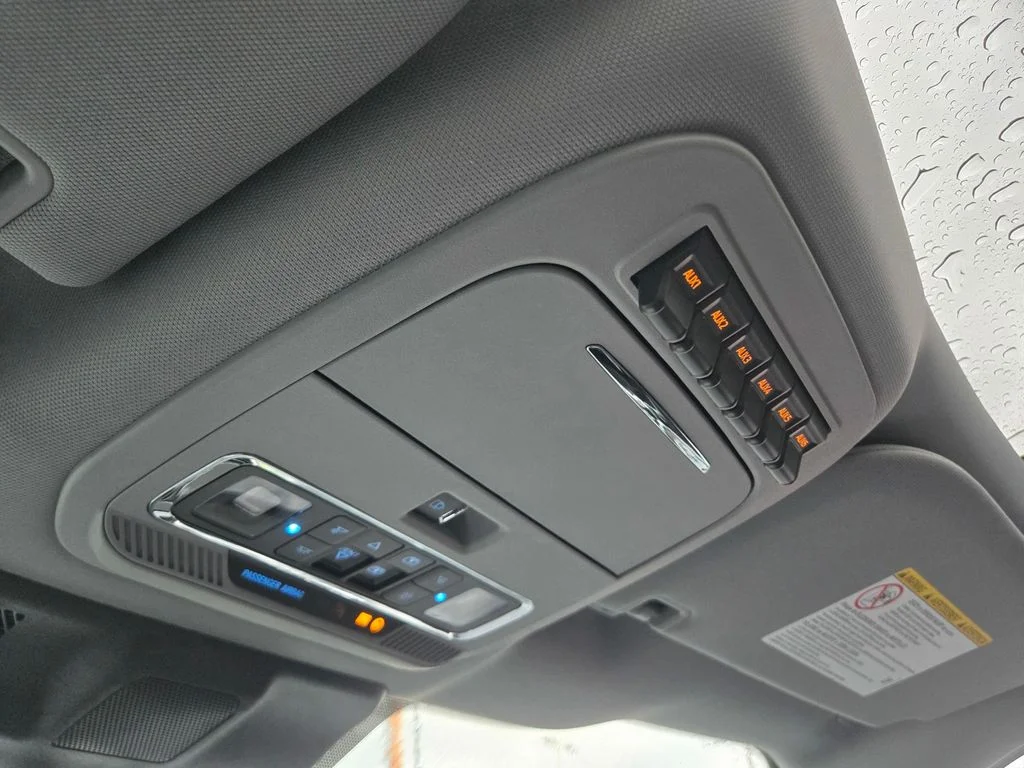 New 2026 Glacier Gray Metallic Tri-Coat Ford F-250® Lariat® image 10