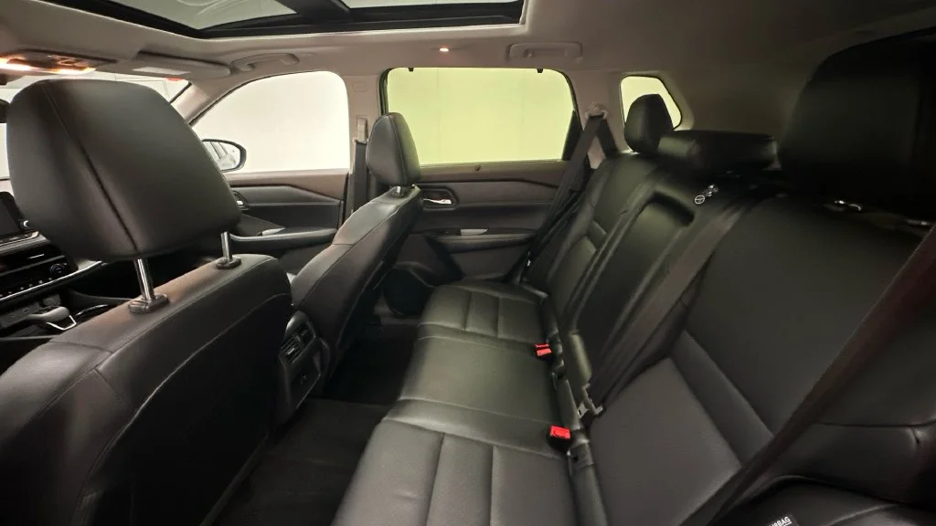 Used 2023 Gray Nissan SV image 10