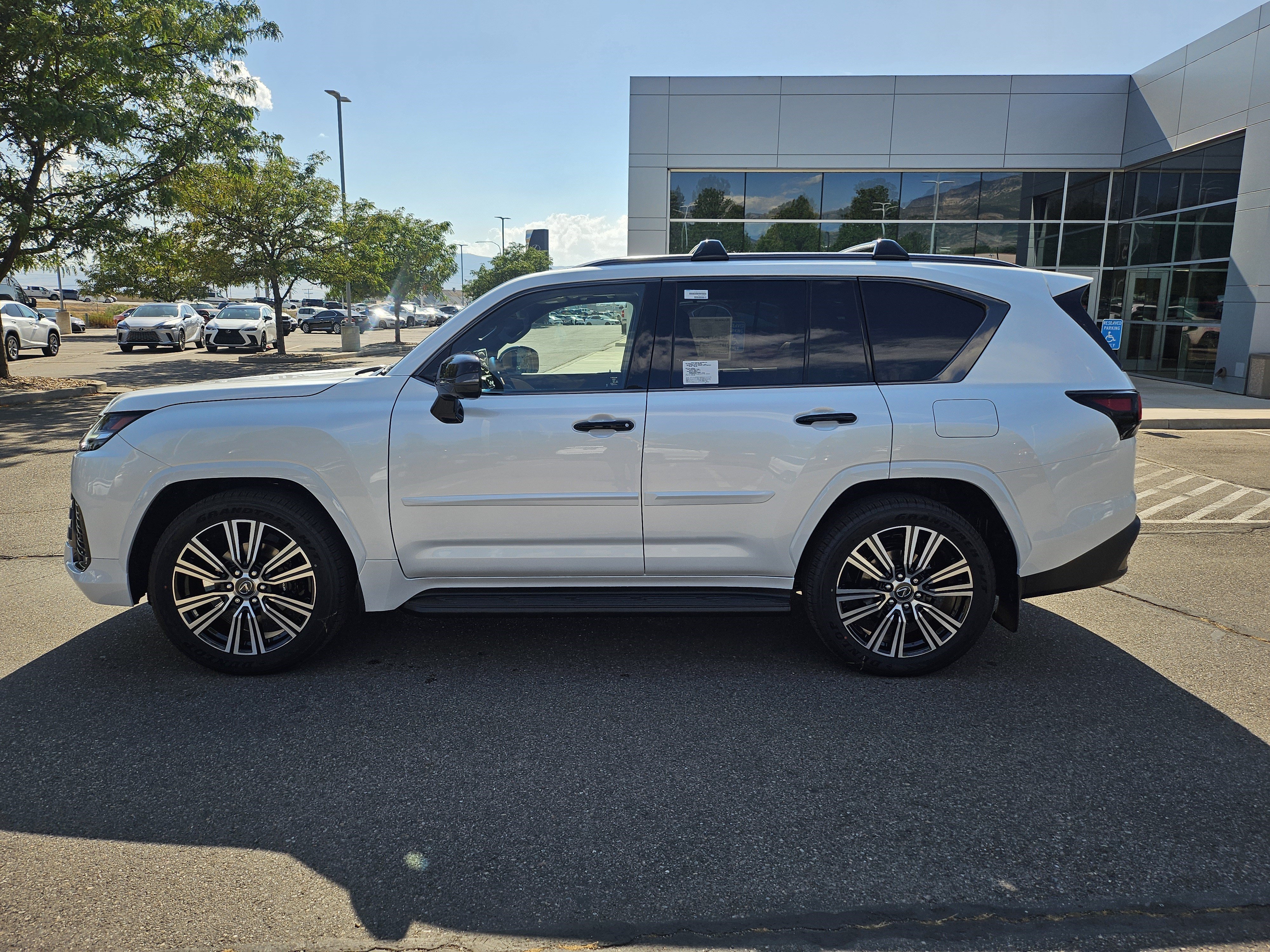 New 2026 Eminent White Pearl Lexus LUXURY image 9