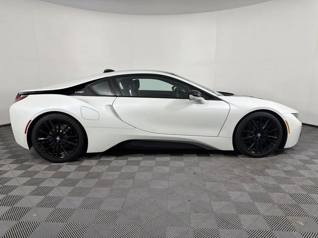 Used 2019 White BMW Base image 4