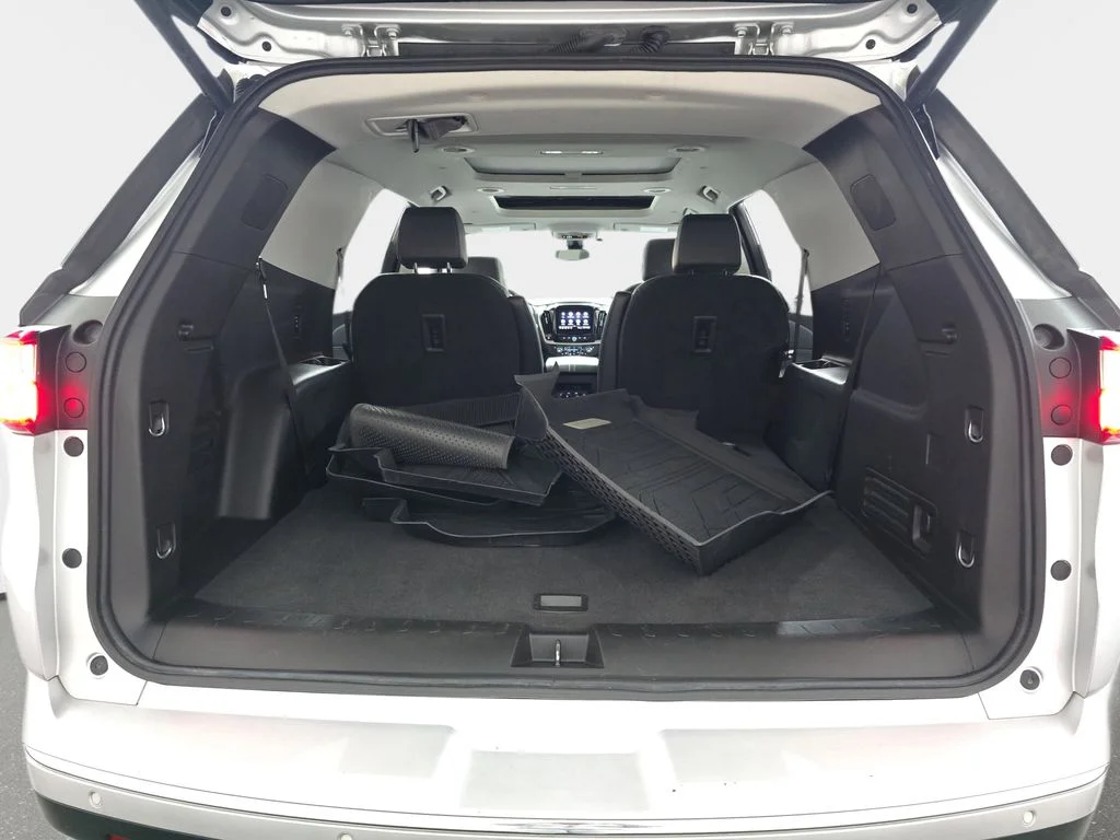 Used 2020 Silver Chevrolet Premier image 14