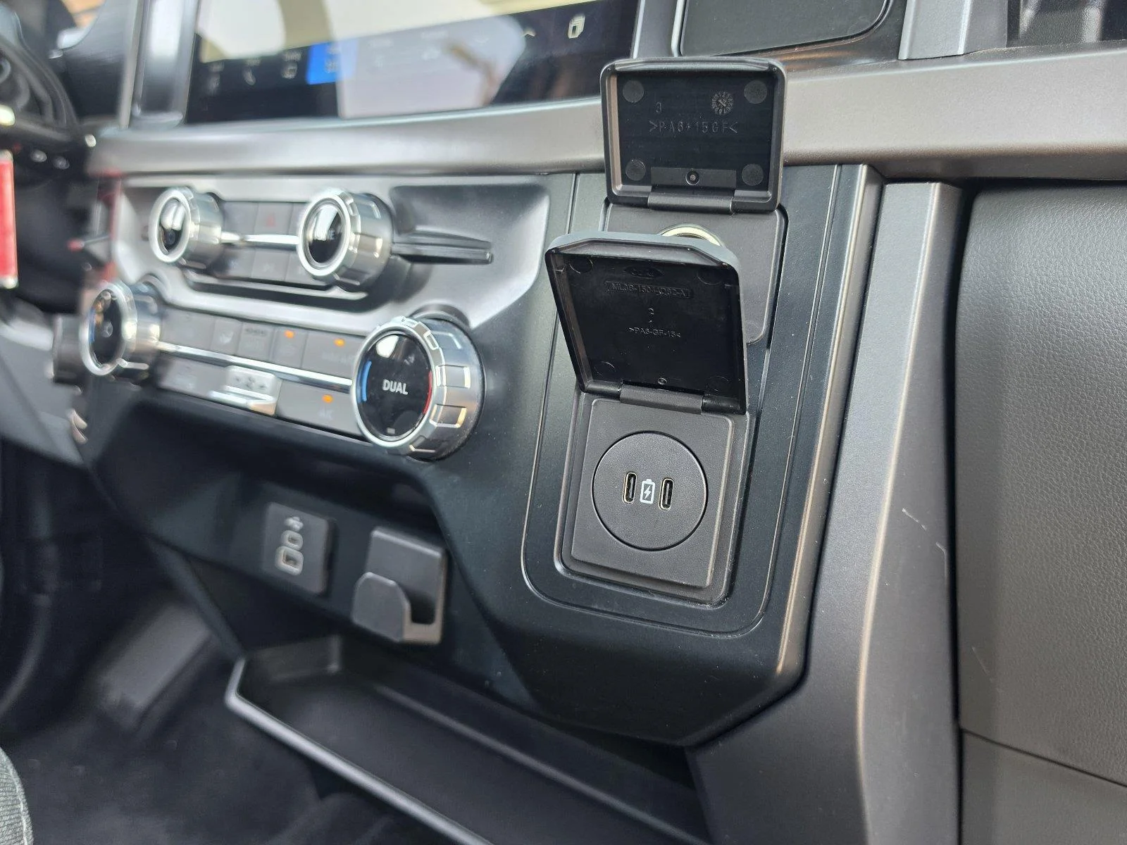 Used 2025  Ford XLT image 32