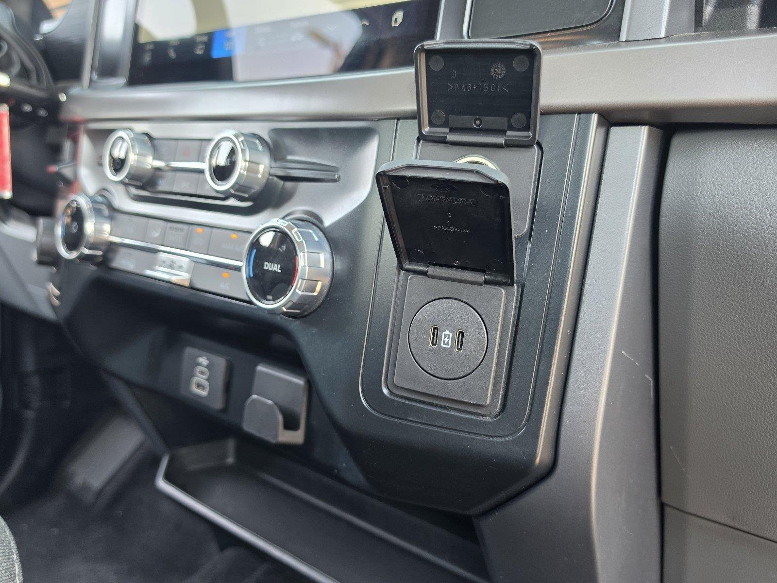 Used 2025  Ford XLT image 32