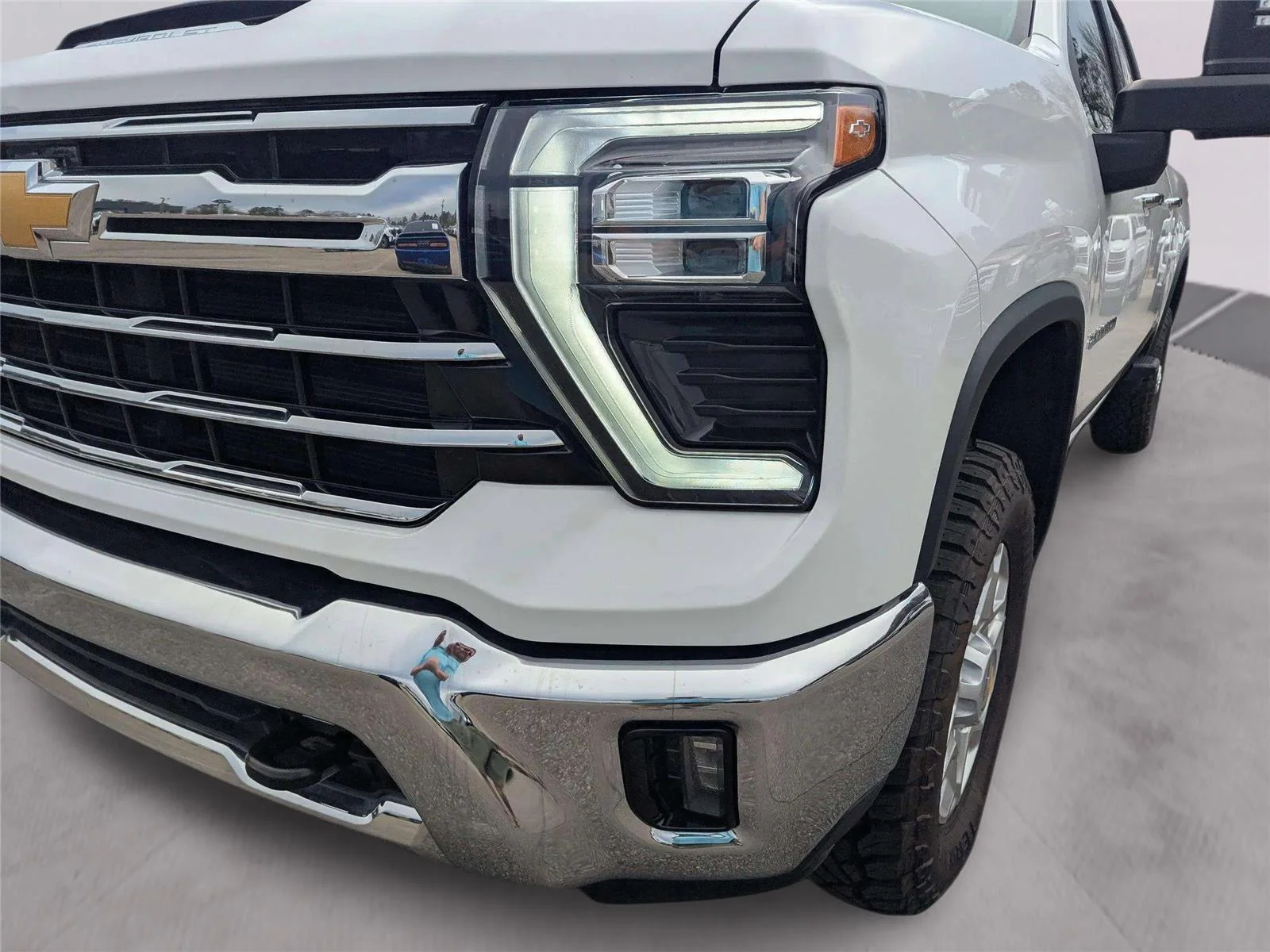 Used 2024 Summit White Chevrolet LTZ image 35