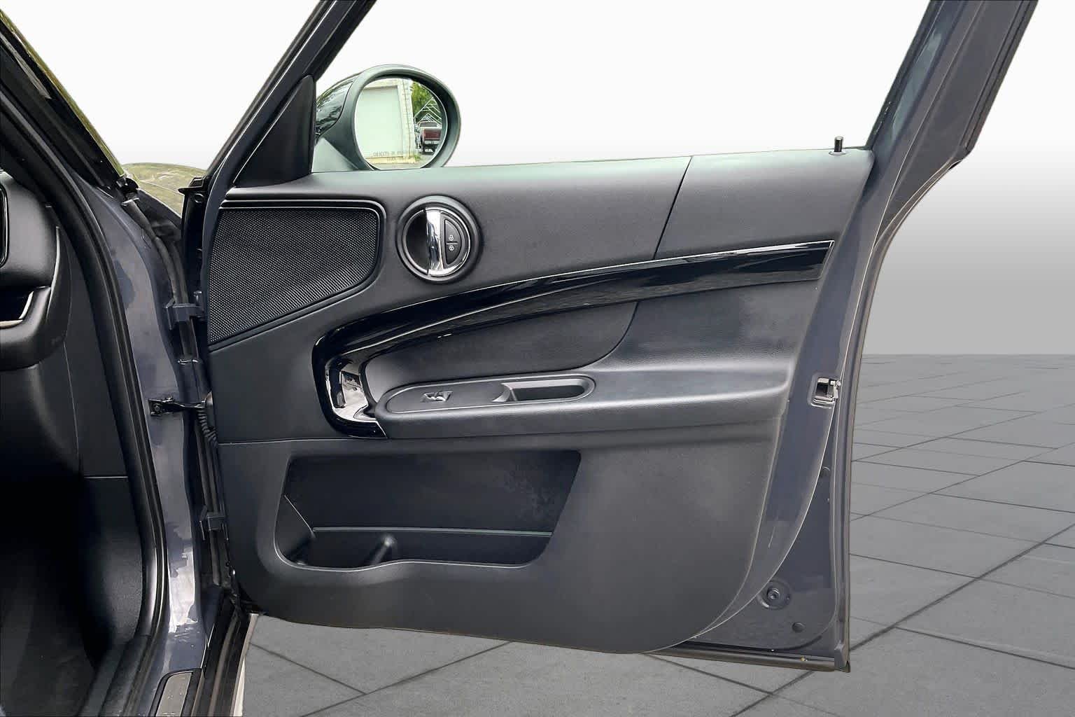 Used 2019 Thunder Gray Metallic MINI Cooper S E image 23