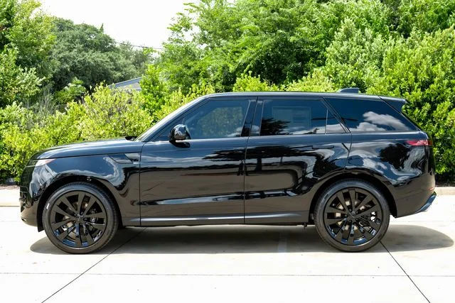 New 2026 Santorini Black Land Rover SE image 12