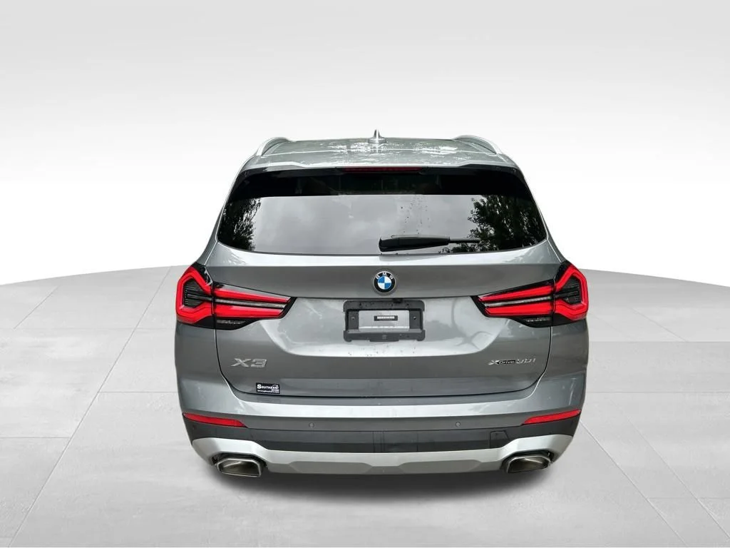 Used 2023 Gray BMW xDrive30i image 4