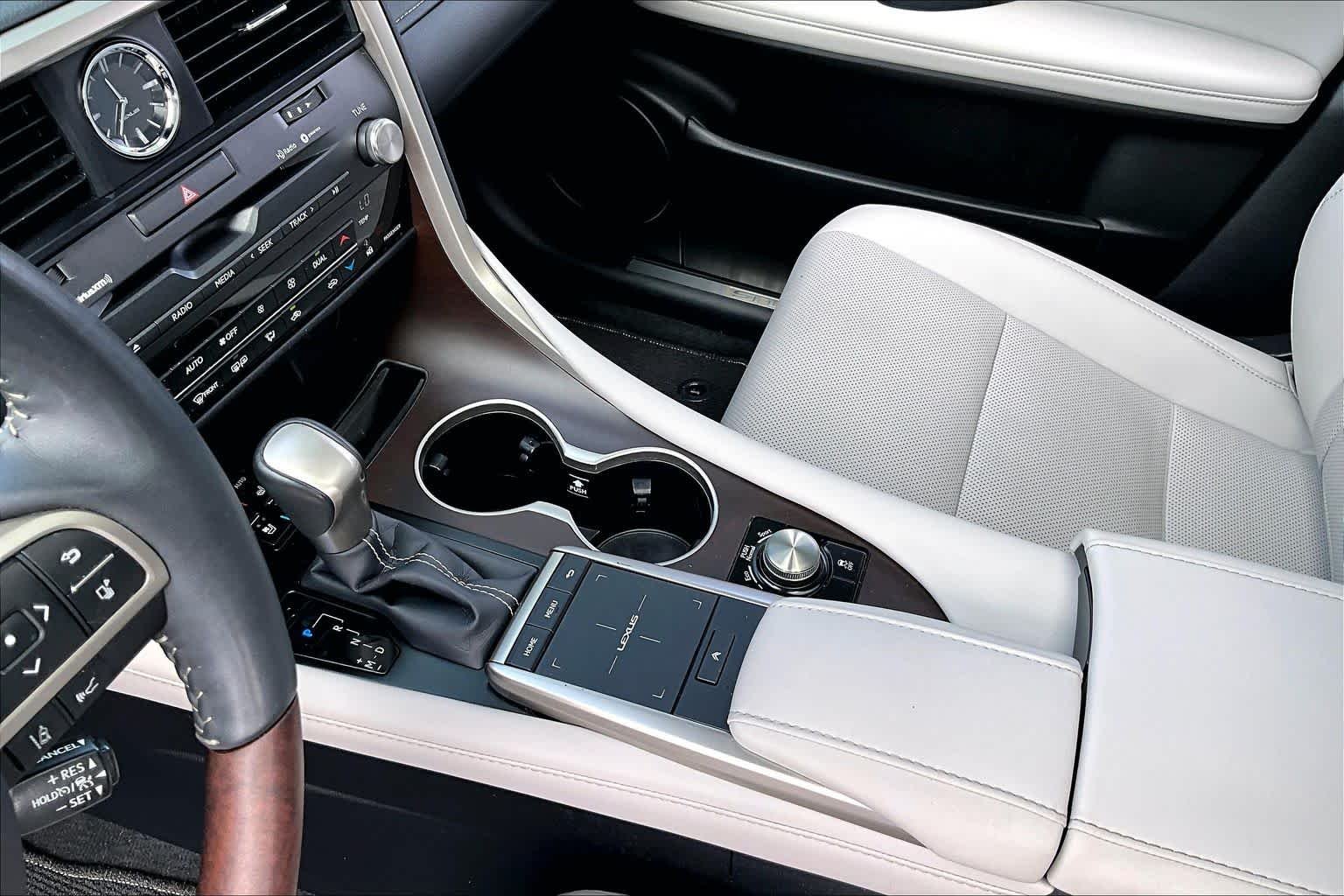 Used 2022 Eminent White Pearl Lexus  image 17