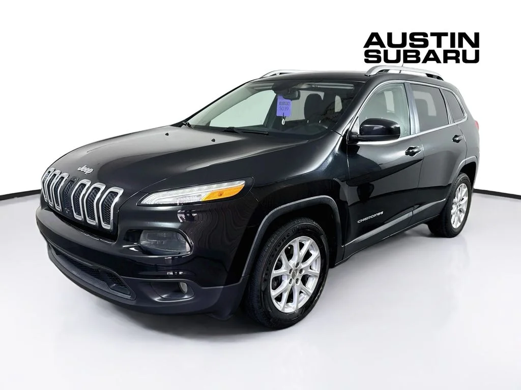 Used 2016 Black Jeep Latitude image 3