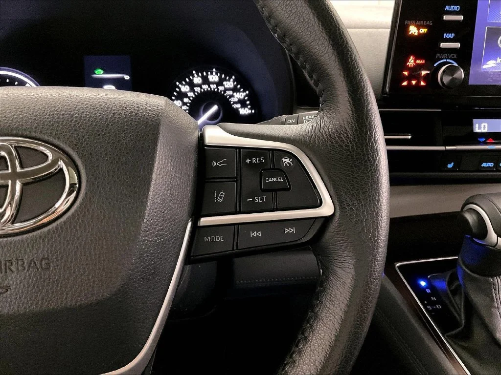 Used 2023 Silver Toyota XLE image 23