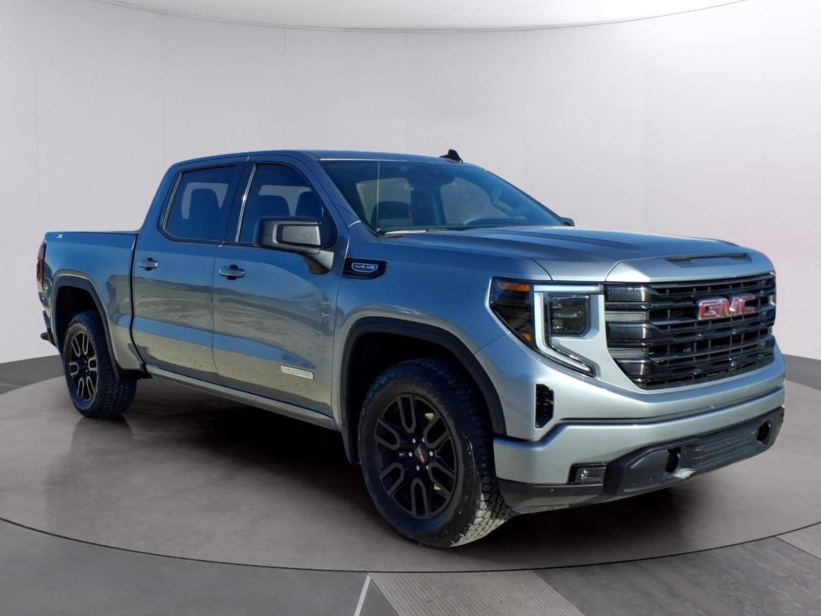 Used 2026 Sterling Metallic GMC Elevation image 7
