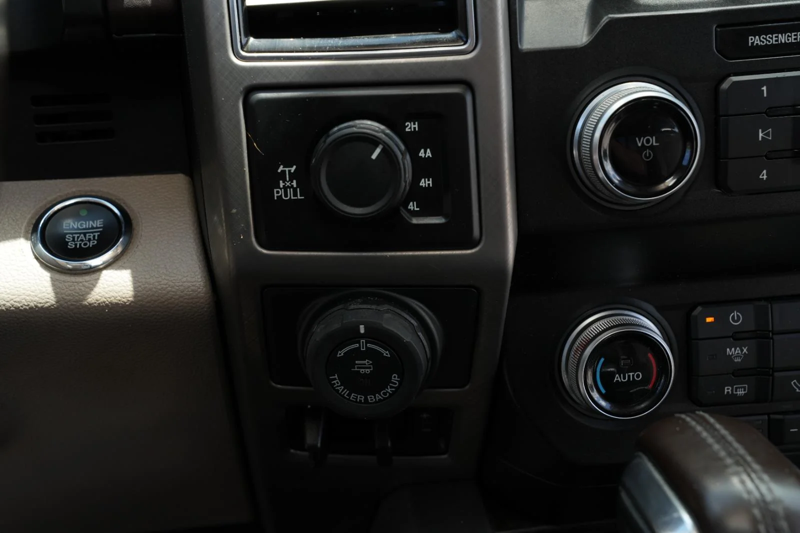 Used 2020 White Ford Limited image 28