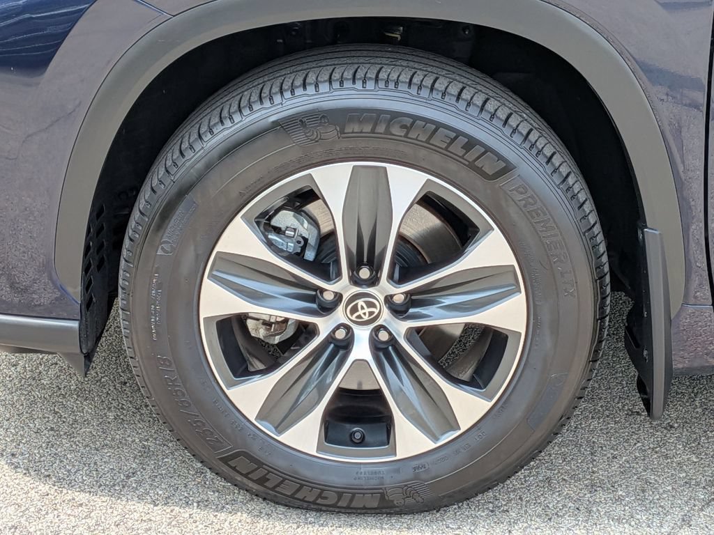 Certified Used 2026  Toyota XLE image 15