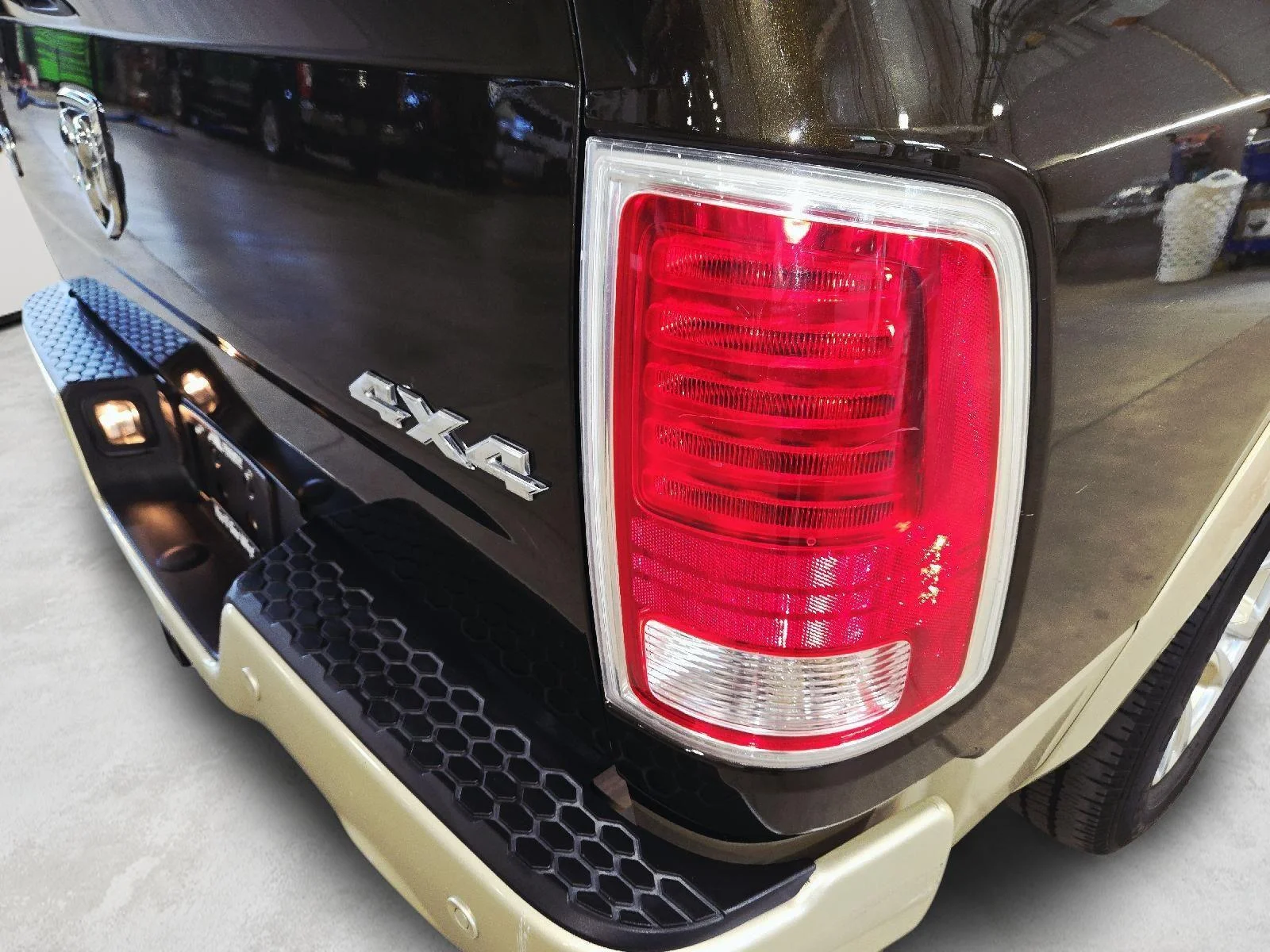 Used 2014 Black Gold Pearlcoat Ram Longhorn image 42