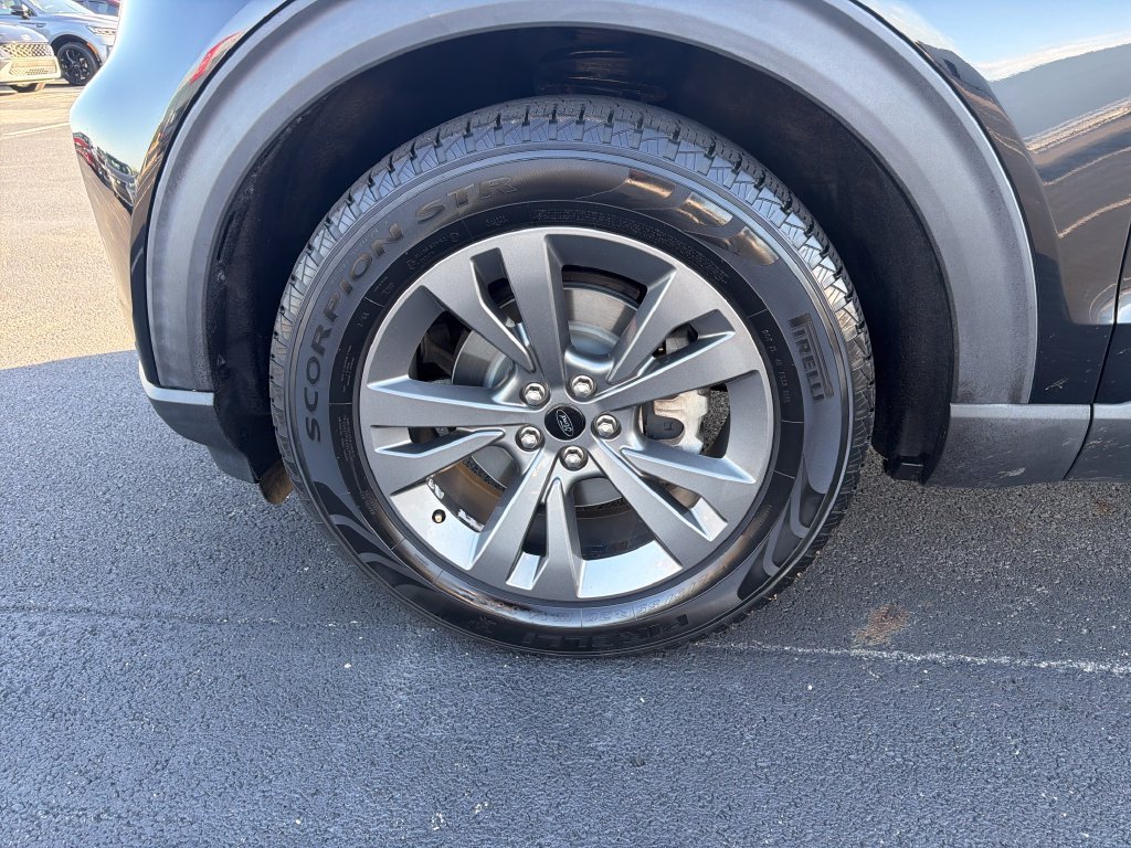 Used 2021 Black Ford XLT image 9