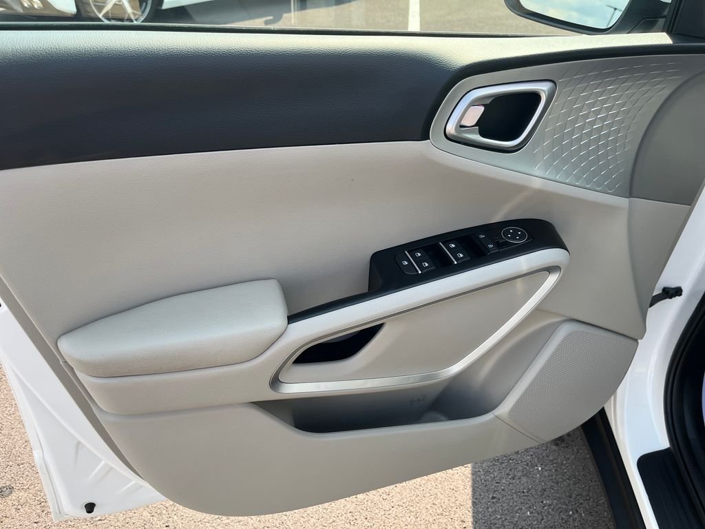 Used 2025 White Kia LX image 13