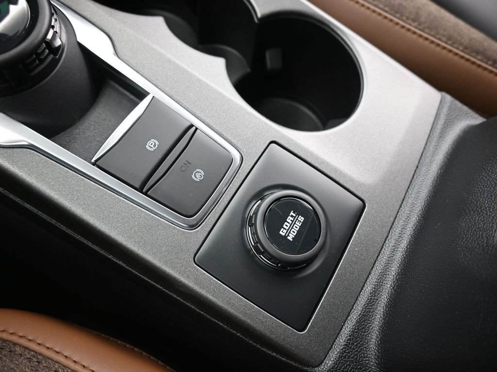 New 2025 Carbonized Gray Metallic Ford Outer Banks image 20