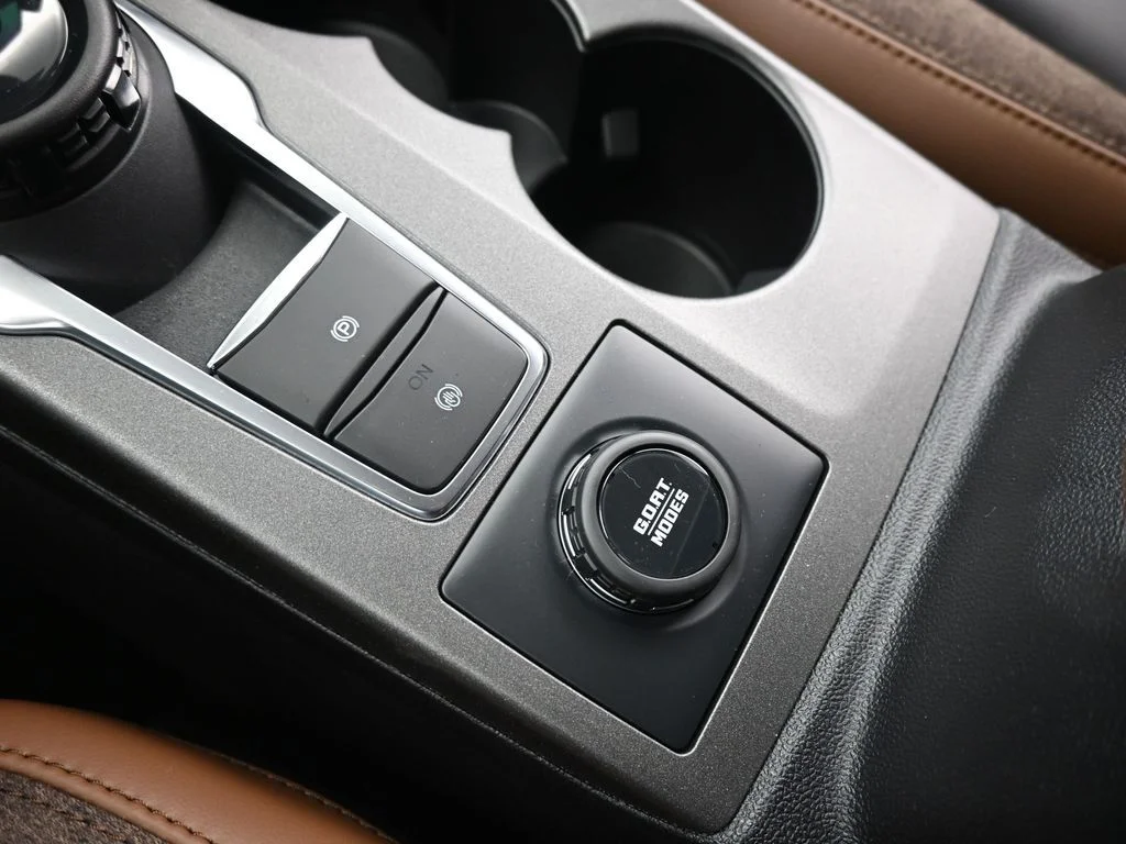 New 2025 Carbonized Gray Metallic Ford Outer Banks image 20