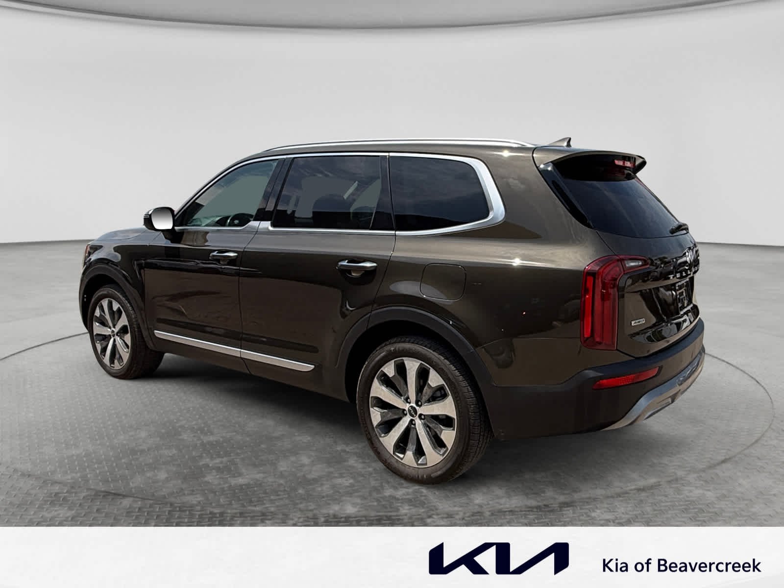 Used 2022 Dark Moss Kia S image 7