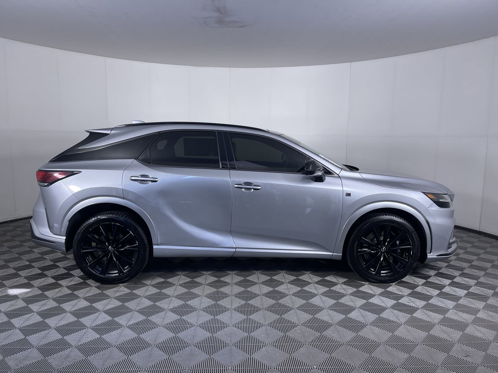 Used 2023 Iridium Lexus RX 500h F SPORT Performance image 10