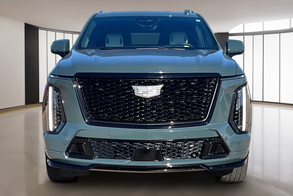 Used 2025 Green Cadillac V-Series image 3