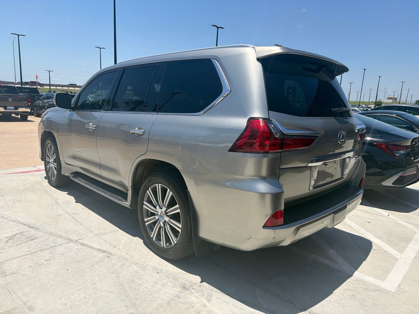 Used 2016 Atomic Silver Lexus 570 image 7