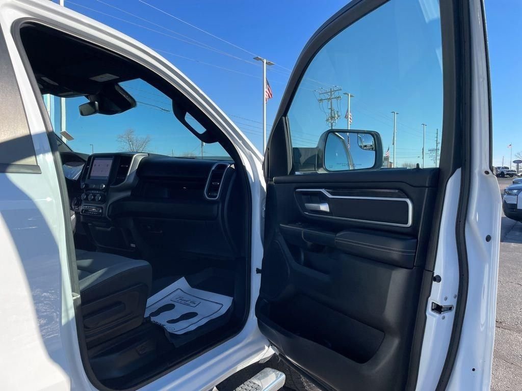 Used 2023 White Ram Big Horn/Lone Star image 37
