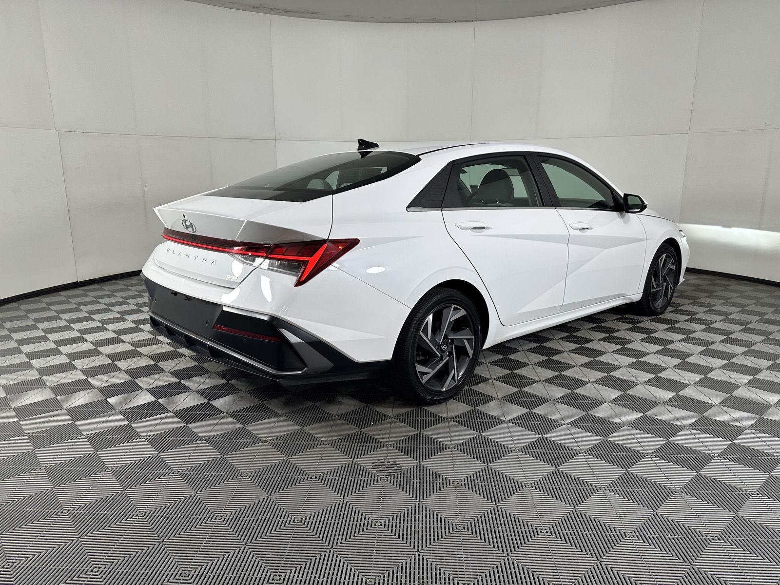 Used 2024 Serenity White Hyundai Limited image 23