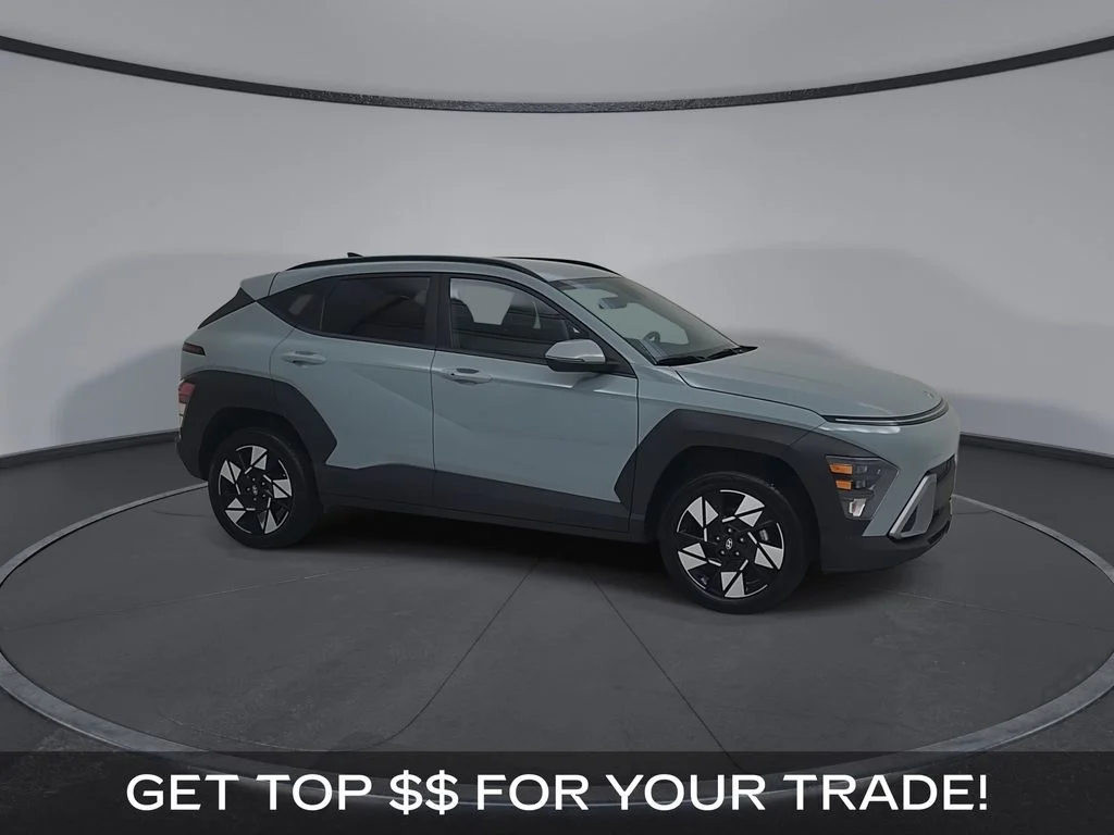 Used 2025 Green Hyundai SEL image 2