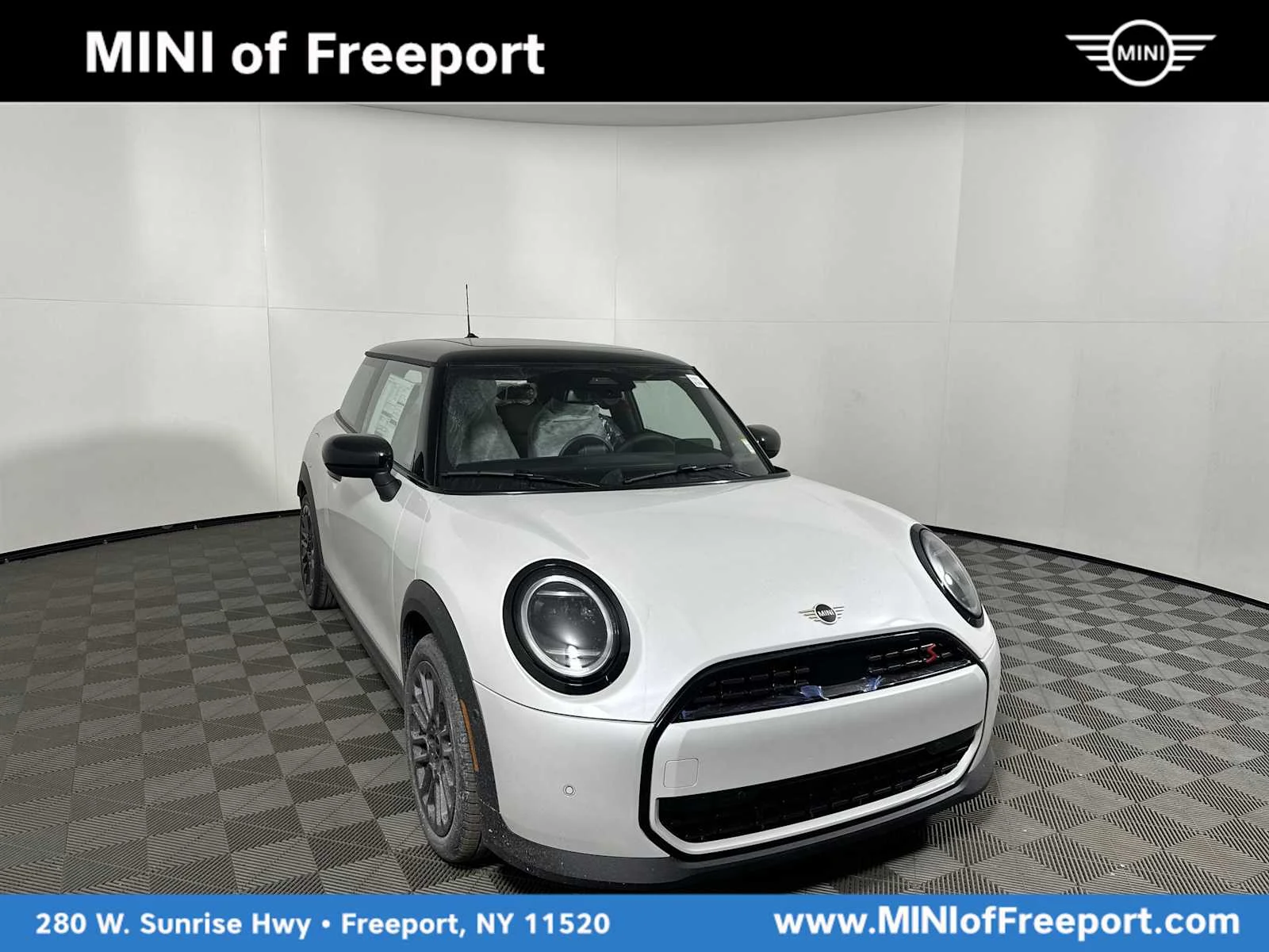 2026 MINI Hardtop Cooper S Signature's photo